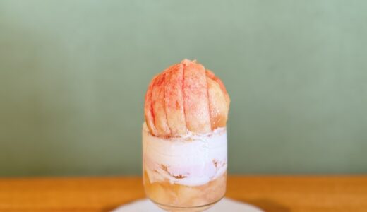 デラックス桃パフェ！